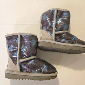 Sequin Star UGG Boots gently worn Size 8 Girl